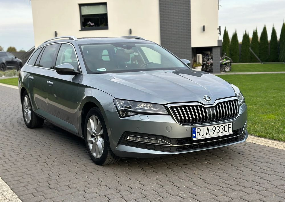 Skoda Superb 2.0 TDI SCR Style DSG - Station wagon: picture 3 Skoda Superb 2.0 TDI SCR Style DSG - Station wagon: picture 3