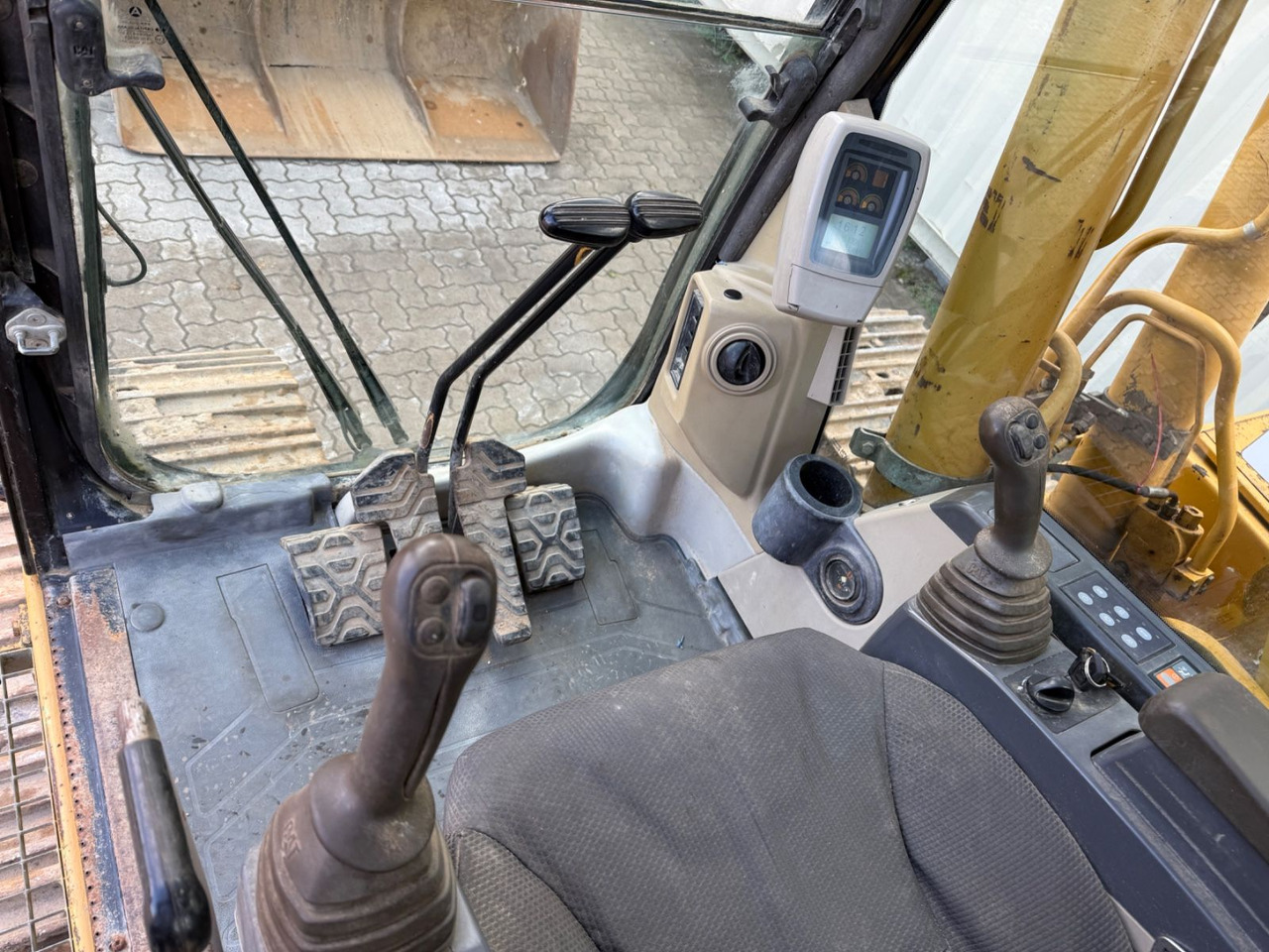 Crawler excavator CAT 318CL / 2005 BJ / Deutsche Maschine: picture 14
