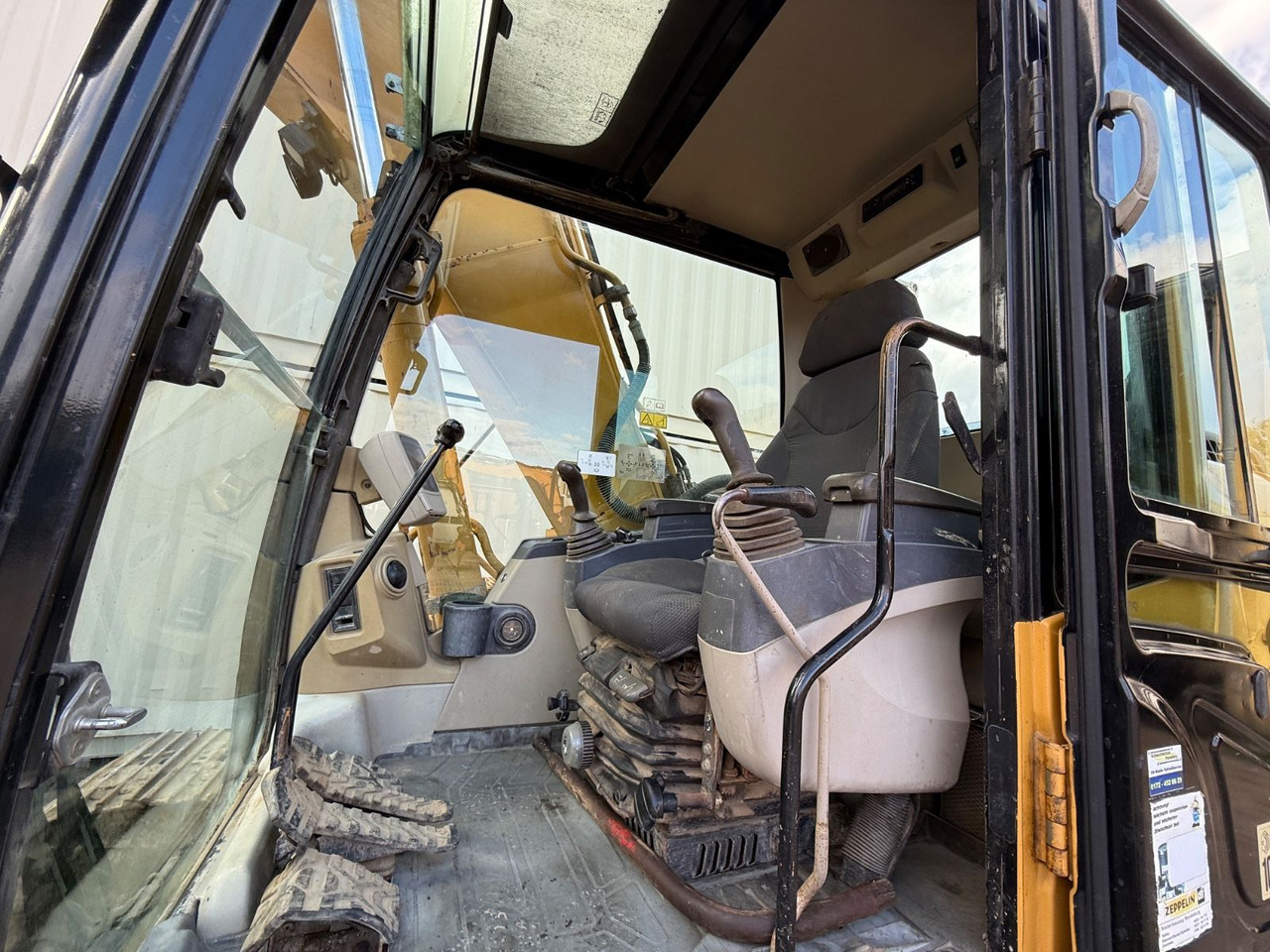 Crawler excavator CAT 318CL / 2005 BJ / Deutsche Maschine: picture 12