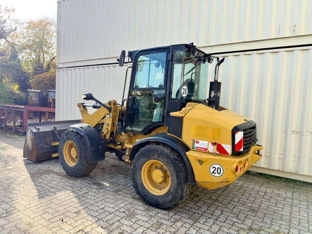 CAT 908H2 / Deutsche Maschine / Schaufel + Gabel - Wheel loader: picture 5 CAT 908H2 / Deutsche Maschine / Schaufel + Gabel - Wheel loader: picture 5