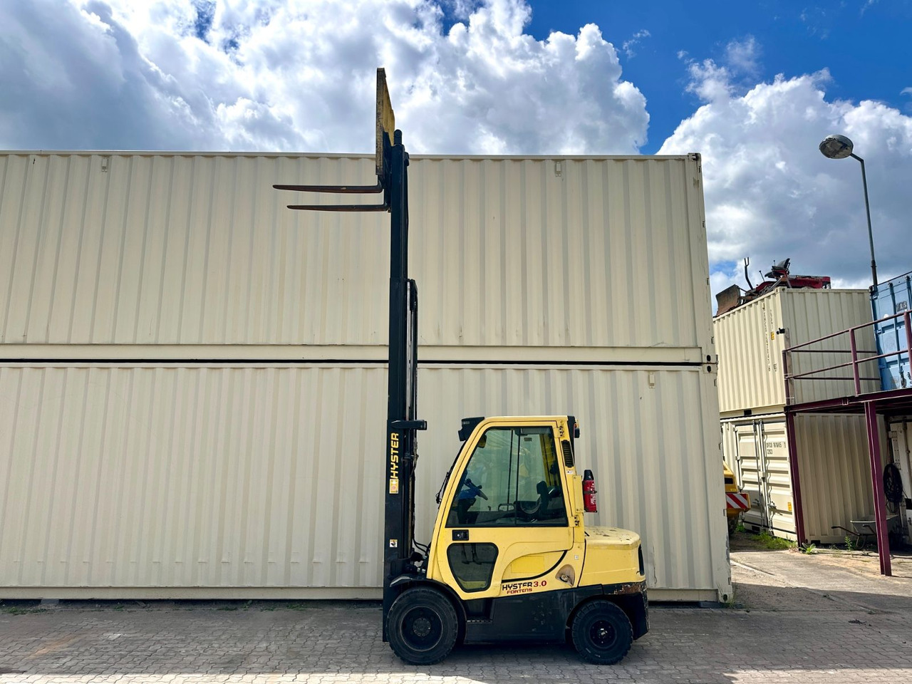 Hyster H3.0FT / Diesel / Triplex / Ex Armee - Diesel forklift: picture 5 Hyster H3.0FT / Diesel / Triplex / Ex Armee - Diesel forklift: picture 5