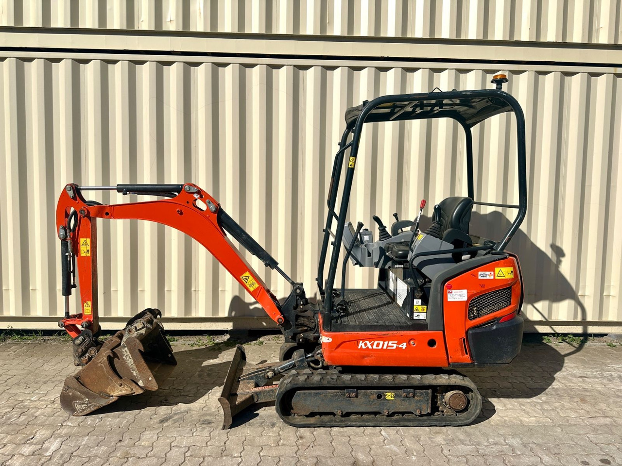 Kubota KX015-4 / 1.077 H / 4 x Löffel - Mini excavator: picture 2 Kubota KX015-4 / 1.077 H / 4 x Löffel - Mini excavator: picture 2