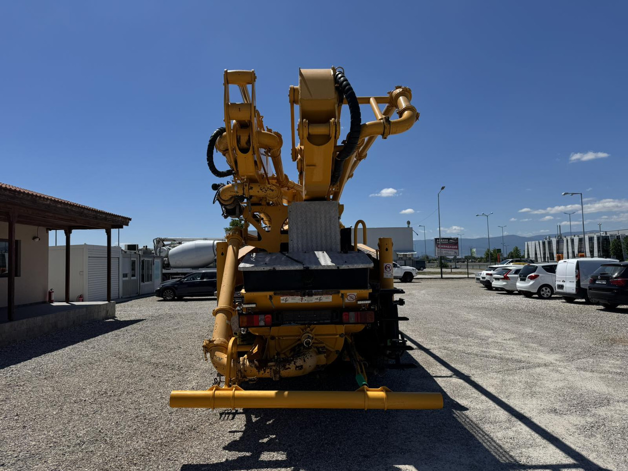 Concrete pump truck MERCEDES-BENZ AROCS 4442 SCHWING S43SX: picture 6