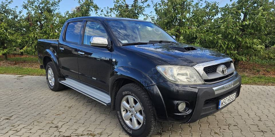 Toyota Hilux 3.0 SR5 automat 4x4 - Car: picture 3 Toyota Hilux 3.0 SR5 automat 4x4 - Car: picture 3