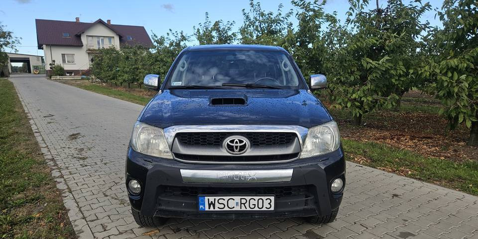 Toyota Hilux 3.0 SR5 automat 4x4 - Car: picture 2 Toyota Hilux 3.0 SR5 automat 4x4 - Car: picture 2