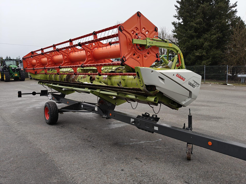 Claas Lexion 670 - Combine harvester: picture 2 Claas Lexion 670 - Combine harvester: picture 2