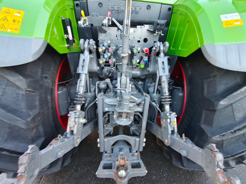 Farm tractor Fendt 724 Vario Profi plus: picture 8