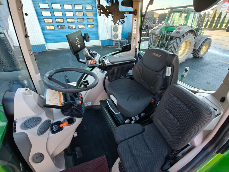 Farm tractor Fendt 724 Vario Profi plus: picture 15