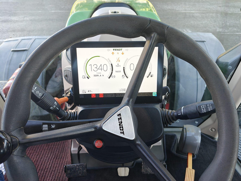 Farm tractor Fendt 724 Vario Profi plus: picture 12