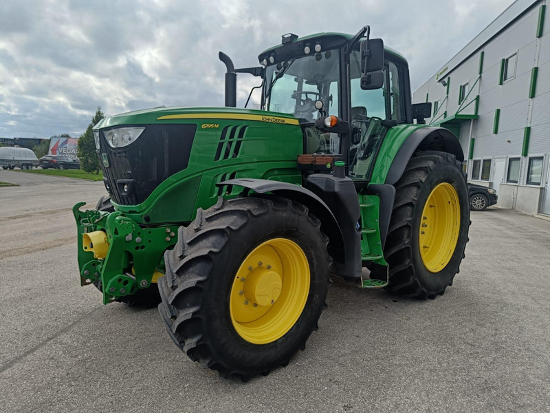 John Deere 6195M - Farm tractor: picture 3 John Deere 6195M - Farm tractor: picture 3
