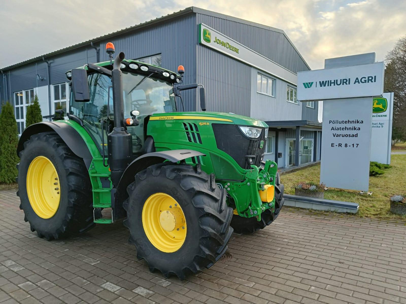 John Deere 6215R - Farm tractor: picture 1 John Deere 6215R - Farm tractor: picture 1