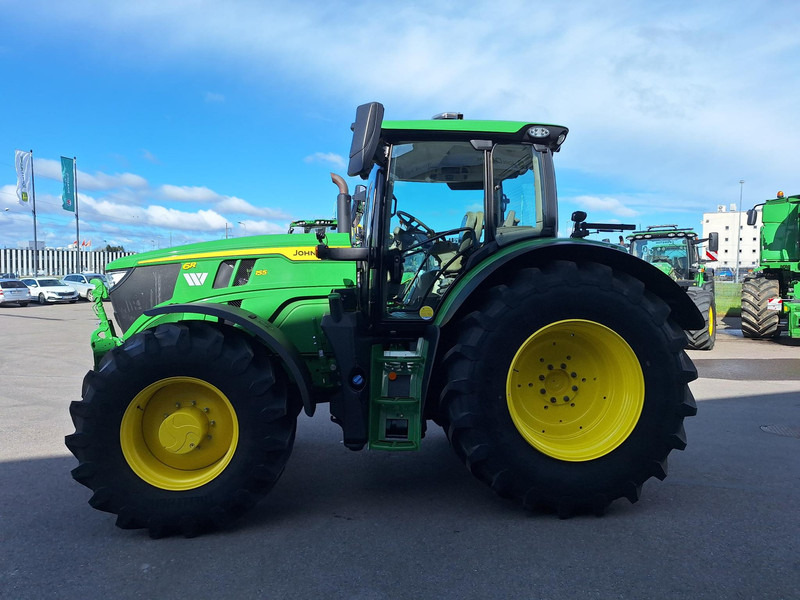 John Deere 6R 155 - Farm tractor: picture 4 John Deere 6R 155 - Farm tractor: picture 4
