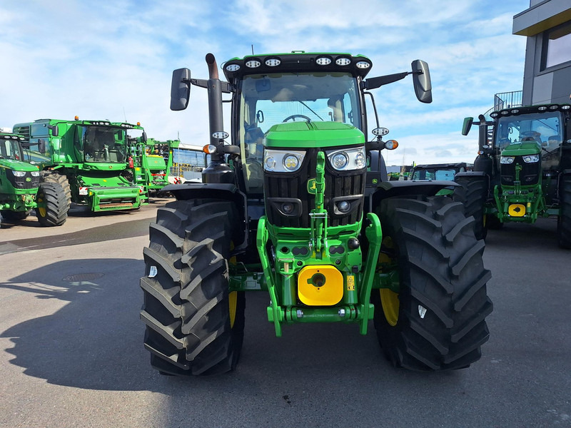 John Deere 6R 155 - Farm tractor: picture 2 John Deere 6R 155 - Farm tractor: picture 2