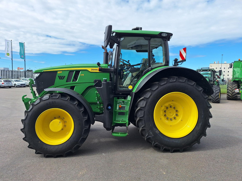 John Deere 6R 175 - Farm tractor: picture 4 John Deere 6R 175 - Farm tractor: picture 4
