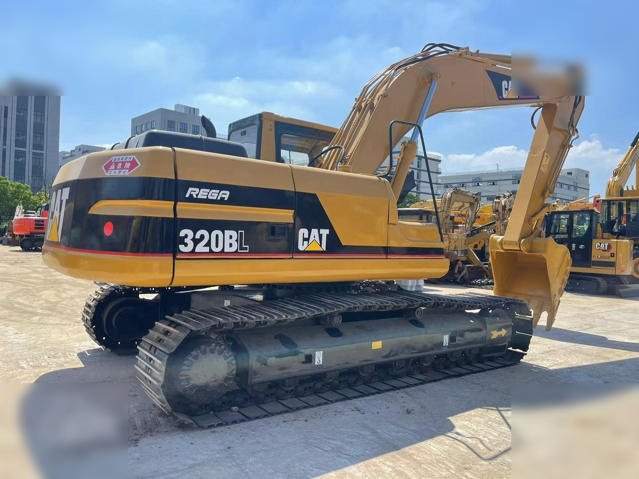 CATERPILLAR 320BL - Crawler excavator: picture 5 CATERPILLAR 320BL - Crawler excavator: picture 5