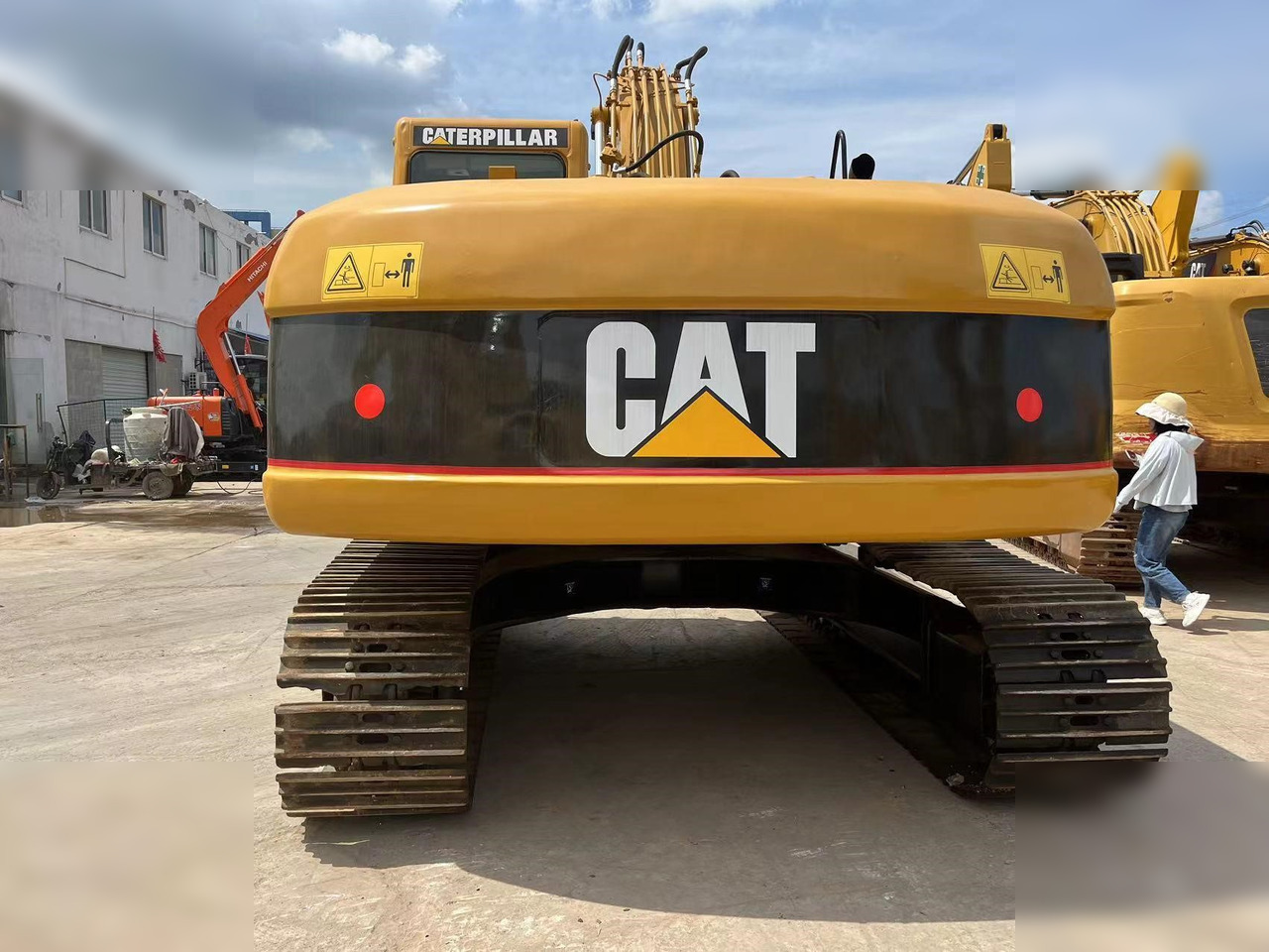 CATERPILLAR 320CL - Crawler excavator: picture 3 CATERPILLAR 320CL - Crawler excavator: picture 3