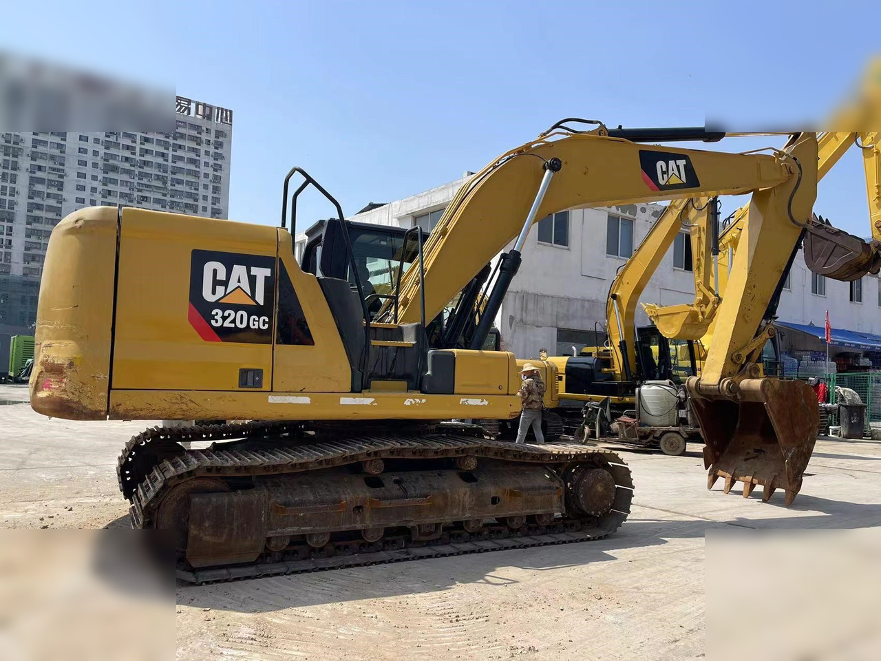 CATERPILLAR 320GC - Crawler excavator: picture 2 CATERPILLAR 320GC - Crawler excavator: picture 2
