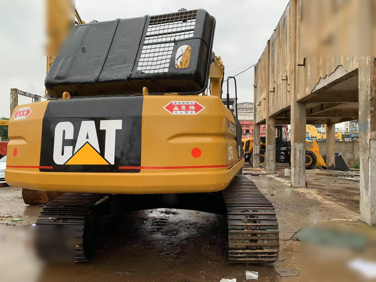 CATERPILLAR 325BL - Crawler excavator: picture 2 CATERPILLAR 325BL - Crawler excavator: picture 2