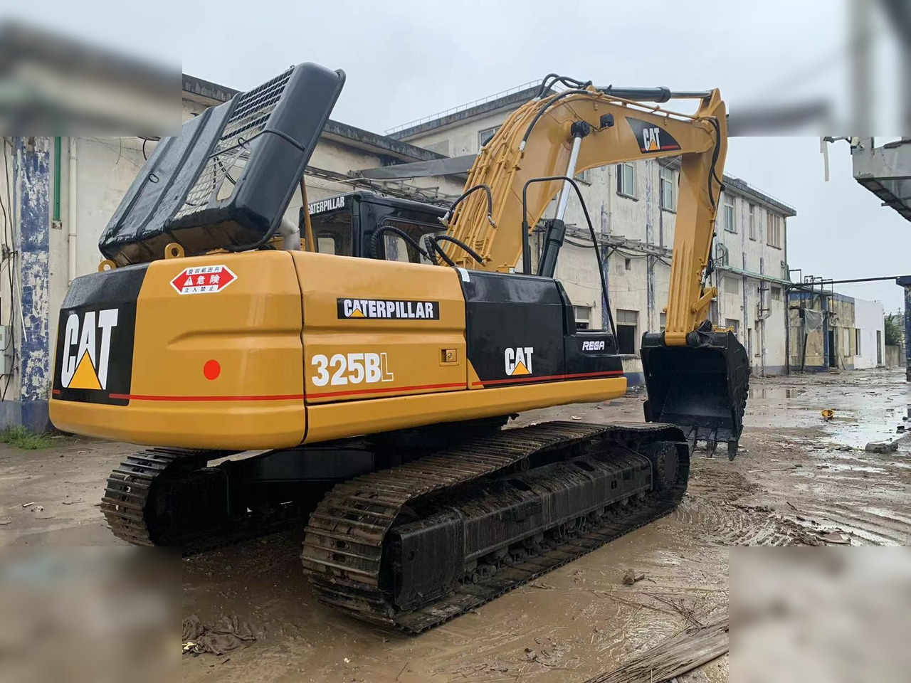 CATERPILLAR 325BL - Crawler excavator: picture 5 CATERPILLAR 325BL - Crawler excavator: picture 5