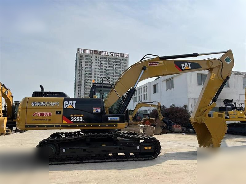 CATERPILLAR 325DL - Crawler excavator: picture 3 CATERPILLAR 325DL - Crawler excavator: picture 3