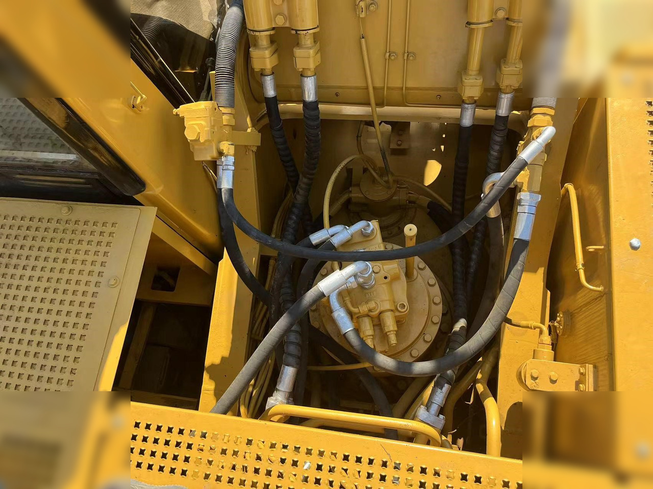 CATERPILLAR 330BL - Crawler excavator: picture 5 CATERPILLAR 330BL - Crawler excavator: picture 5