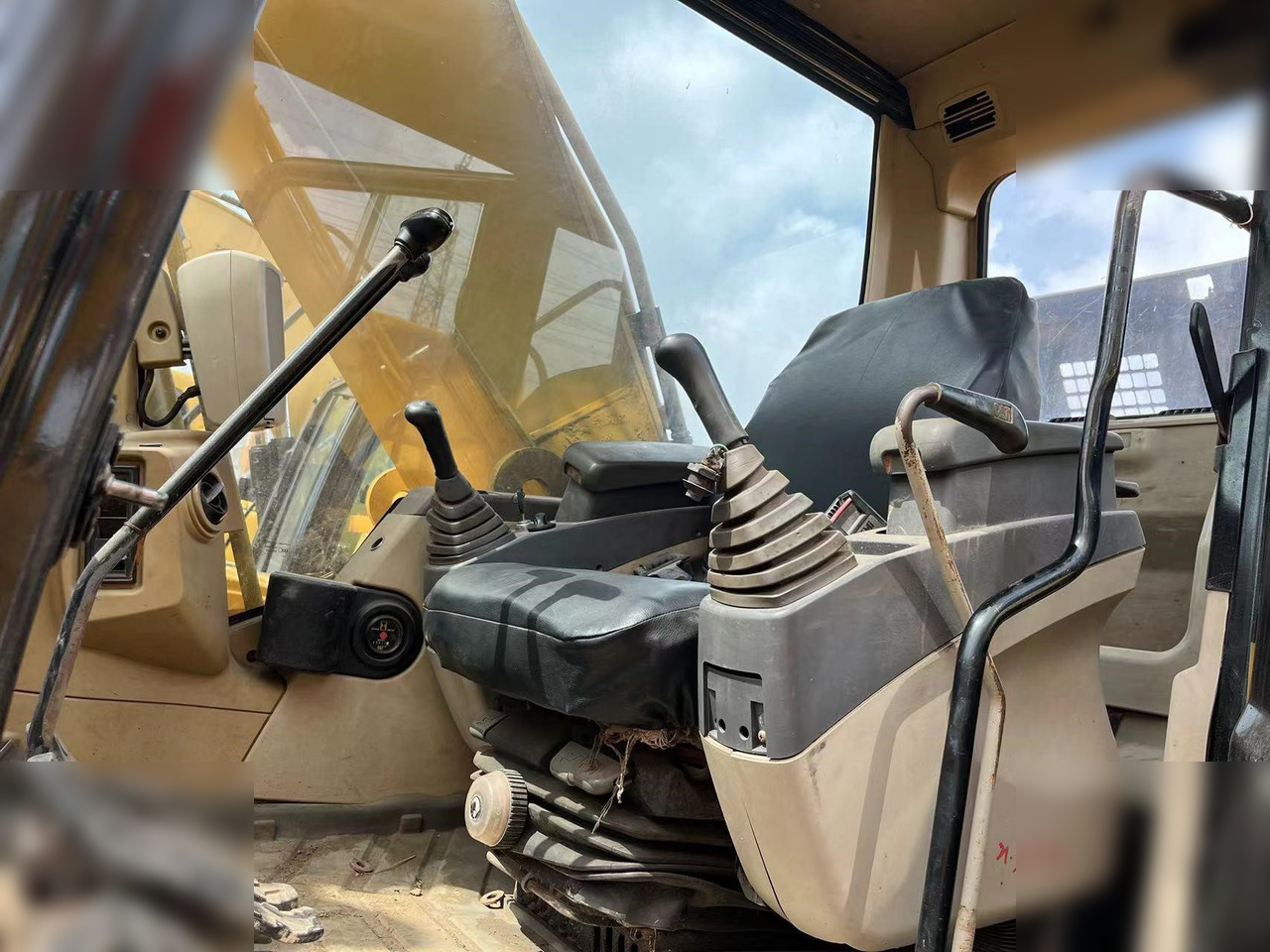 CATERPILLAR 330CL - Crawler excavator: picture 5 CATERPILLAR 330CL - Crawler excavator: picture 5