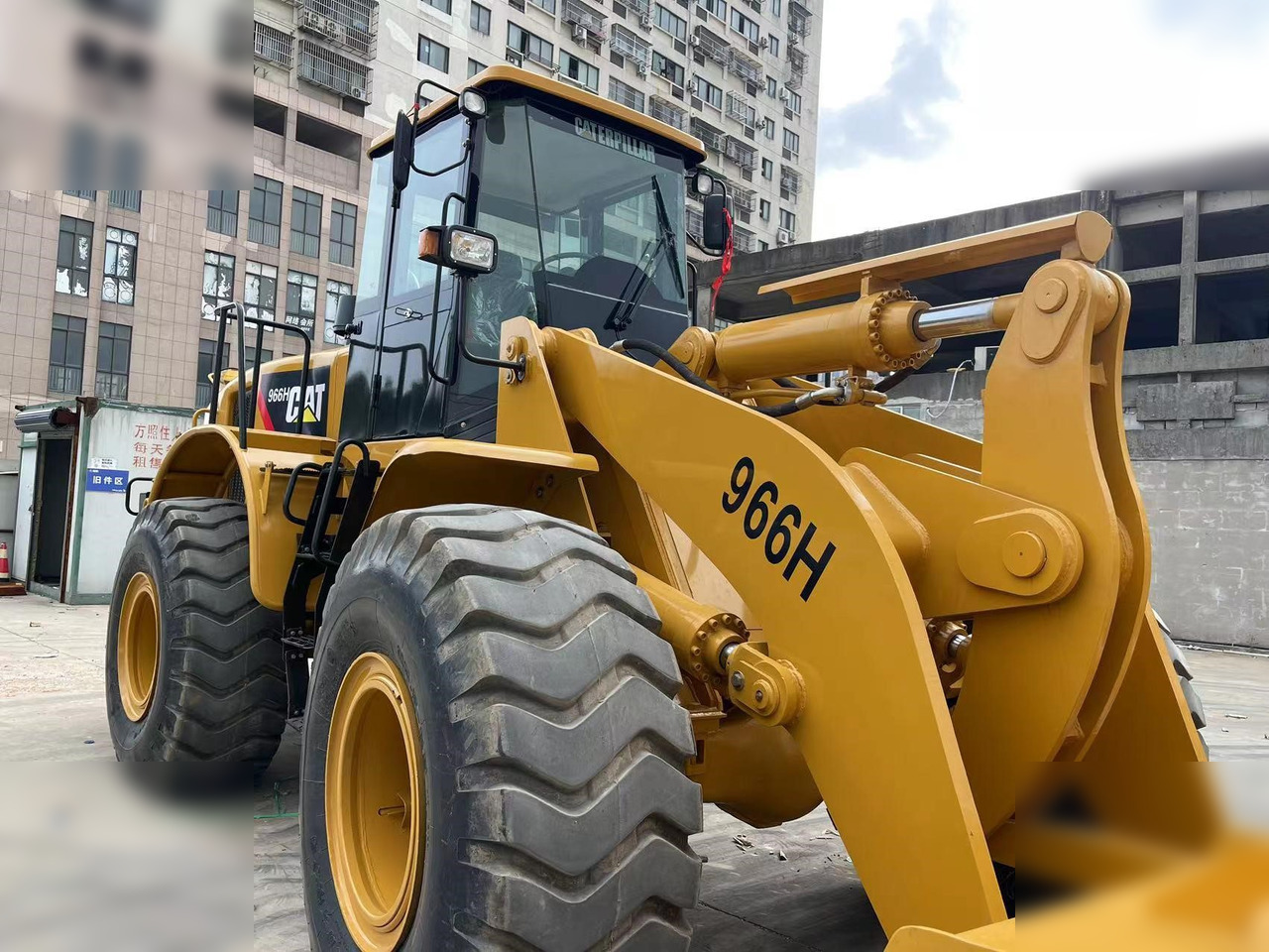 CATERPILLAR 966H - Wheel loader: picture 4 CATERPILLAR 966H - Wheel loader: picture 4