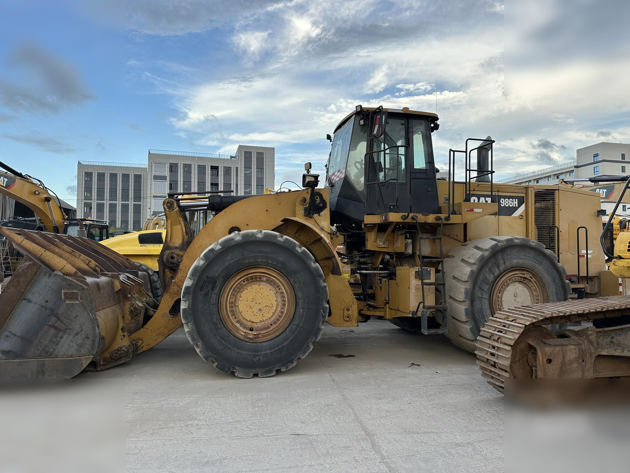 CATERPILLAR 986H - Wheel loader: picture 2 CATERPILLAR 986H - Wheel loader: picture 2