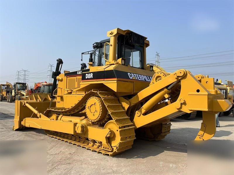 CATERPILLAR D8R - Bulldozer: picture 2 CATERPILLAR D8R - Bulldozer: picture 2