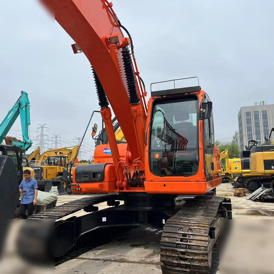 Crawler excavator DOOSAN DX225 LCA: picture 9