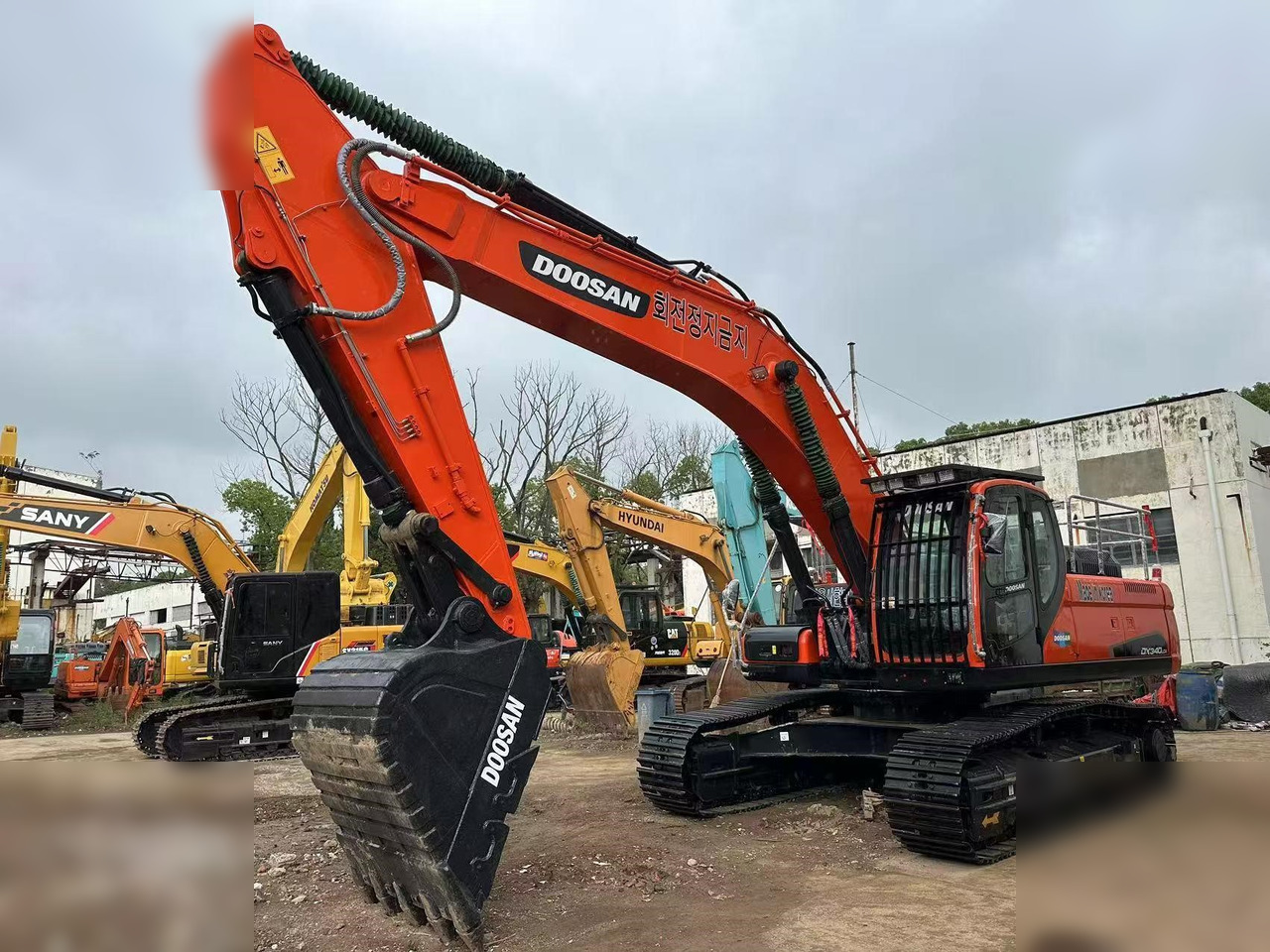 DOOSAN DX340 LCA - Crawler excavator: picture 2 DOOSAN DX340 LCA - Crawler excavator: picture 2