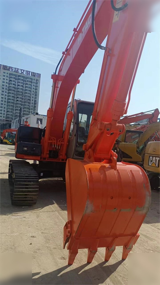 HITACHI EX120-5 - Crawler excavator: picture 4 HITACHI EX120-5 - Crawler excavator: picture 4