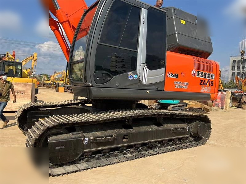 HITACHI ZX240 - Crawler excavator: picture 4 HITACHI ZX240 - Crawler excavator: picture 4