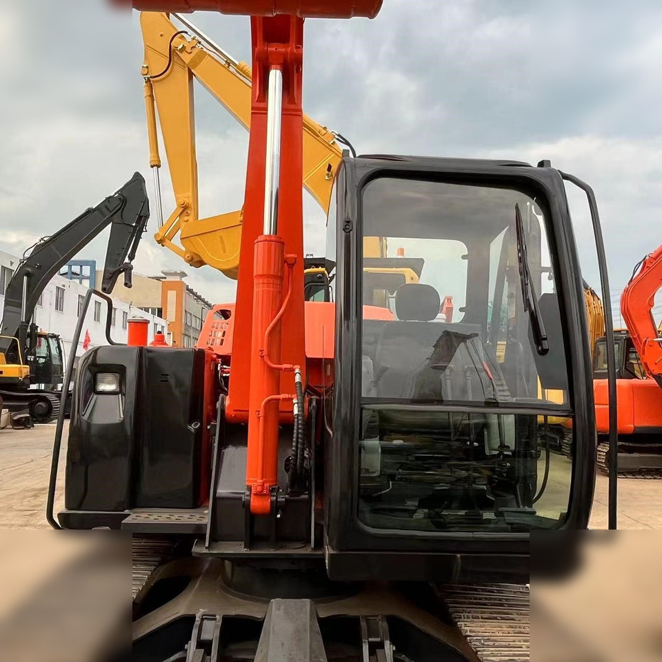 HITACHI ZX70 - Crawler excavator: picture 2 HITACHI ZX70 - Crawler excavator: picture 2