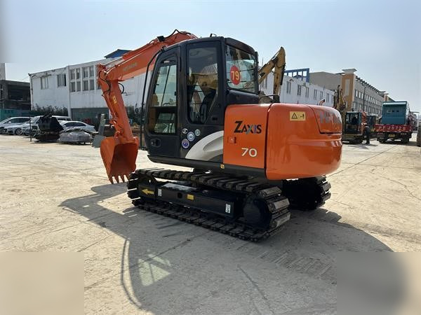 HITACHI ZX70 - Crawler excavator: picture 1 HITACHI ZX70 - Crawler excavator: picture 1