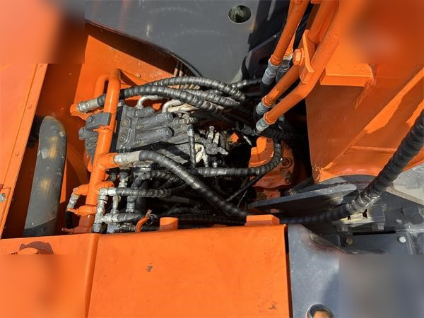 Crawler excavator HITACHI ZX70: picture 8
