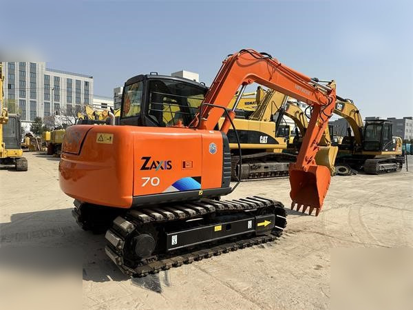 HITACHI ZX70 - Crawler excavator: picture 2 HITACHI ZX70 - Crawler excavator: picture 2