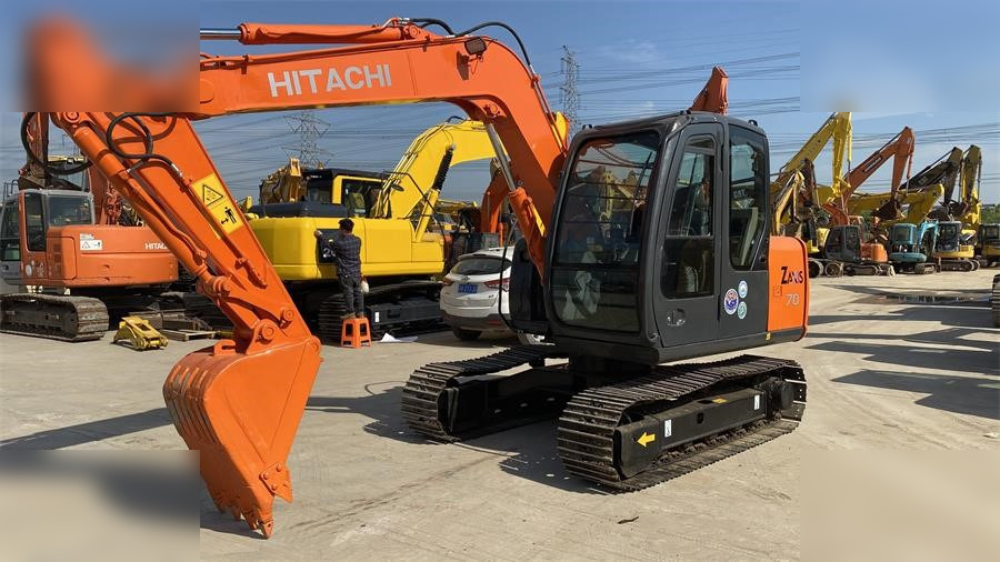 HITACHI ZX70 - Crawler excavator: picture 1 HITACHI ZX70 - Crawler excavator: picture 1