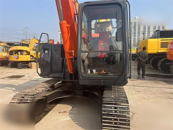 HITACHI ZX70 - Crawler excavator: picture 5 HITACHI ZX70 - Crawler excavator: picture 5
