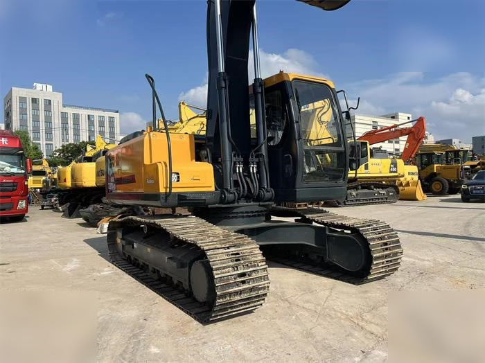 HYUNDAI HX220HD - Crawler excavator: picture 3 HYUNDAI HX220HD - Crawler excavator: picture 3