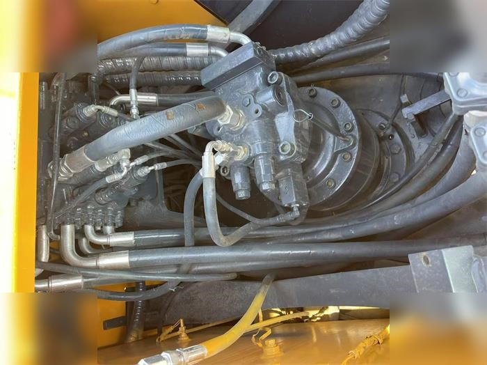 Crawler excavator HYUNDAI HX220HD: picture 7