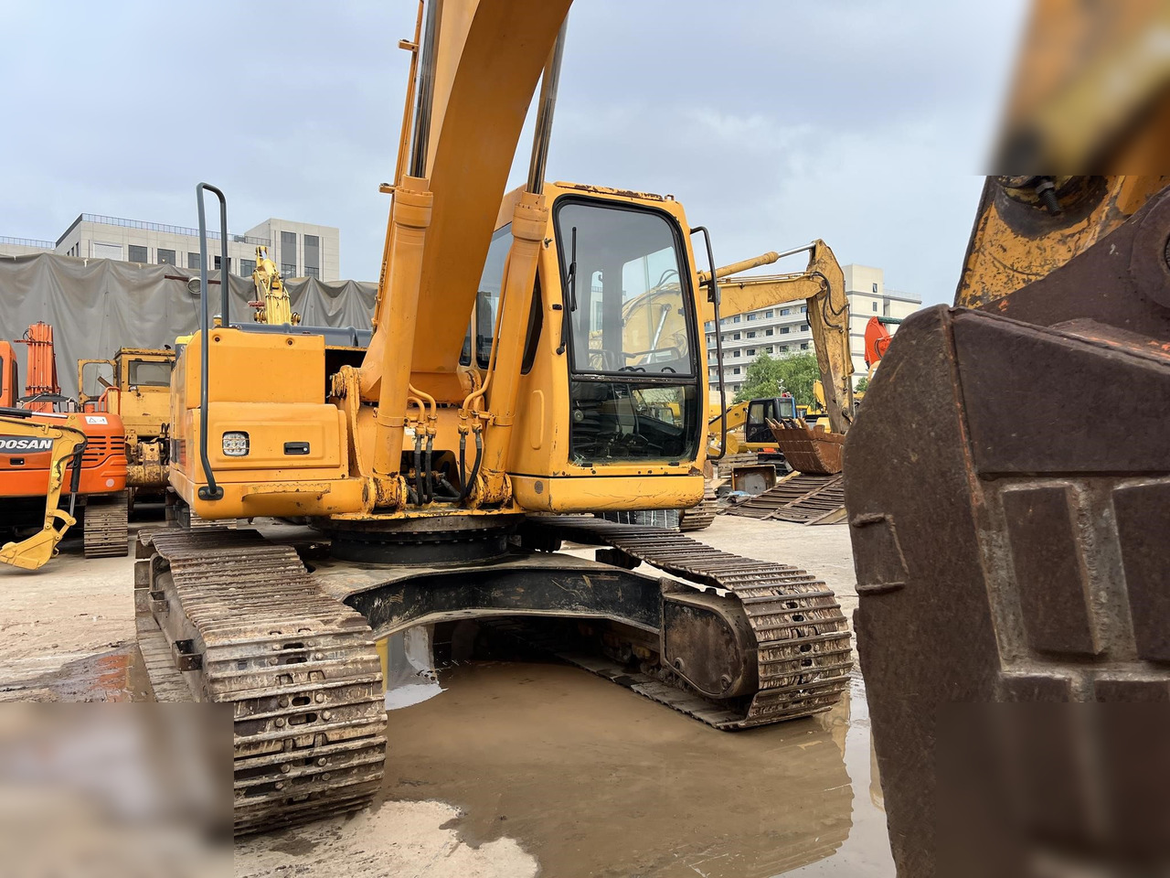 HYUNDAI ROBEX 210 LC-7 - Crawler excavator: picture 3 HYUNDAI ROBEX 210 LC-7 - Crawler excavator: picture 3