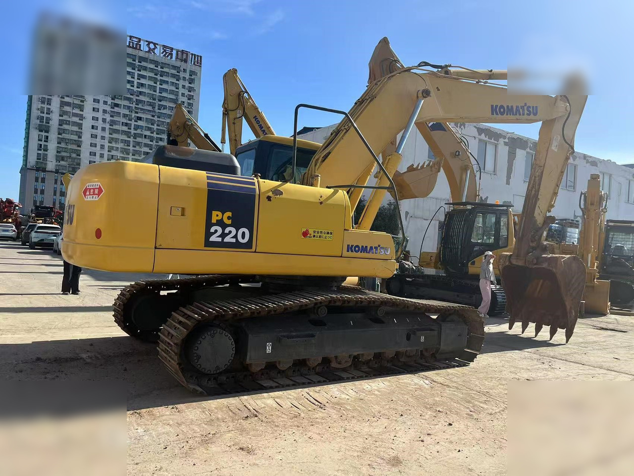 KOMATSU PC220-7 - Crawler excavator: picture 2 KOMATSU PC220-7 - Crawler excavator: picture 2