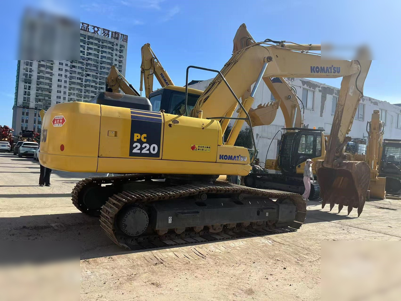KOMATSU PC220-7 - Crawler excavator: picture 2 KOMATSU PC220-7 - Crawler excavator: picture 2