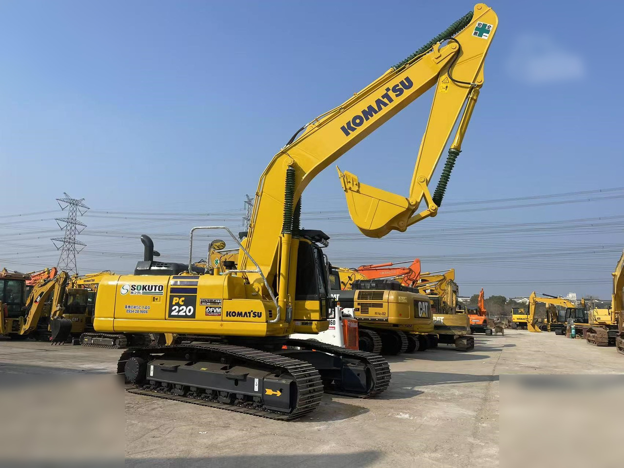 KOMATSU PC220-8 - Crawler excavator: picture 2 KOMATSU PC220-8 - Crawler excavator: picture 2