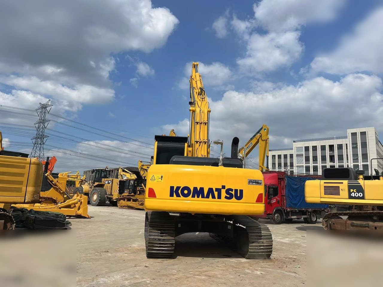KOMATSU PC220-8 - Crawler excavator: picture 4 KOMATSU PC220-8 - Crawler excavator: picture 4