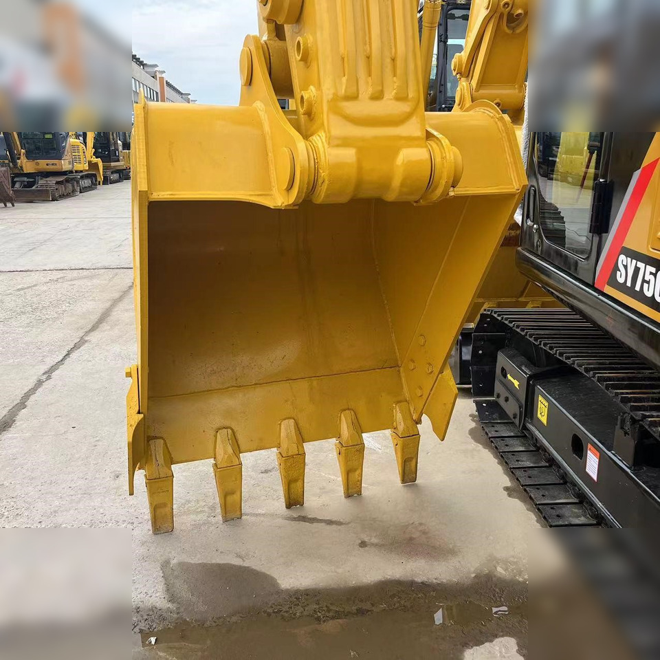 Crawler excavator KOMATSU PC240 LC-8: picture 7