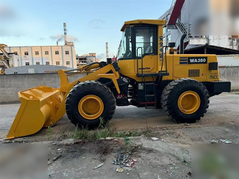 KOMATSU WA380-3 - Wheel loader: picture 1 KOMATSU WA380-3 - Wheel loader: picture 1