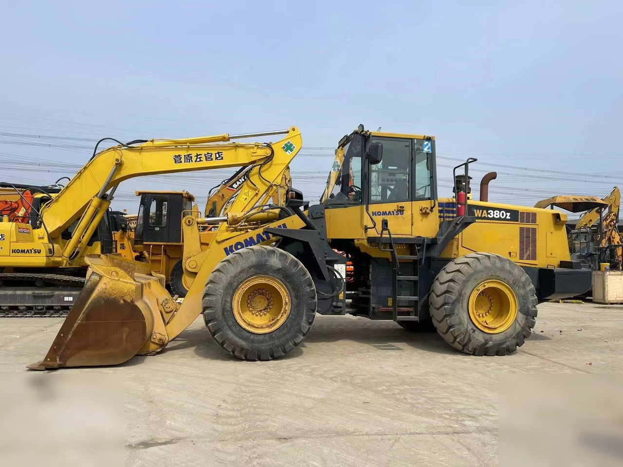 KOMATSU WA380Z-6 - Wheel loader: picture 1 KOMATSU WA380Z-6 - Wheel loader: picture 1