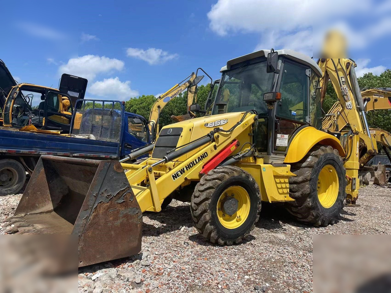 NEW HOLLAND B95B - Backhoe loader: picture 1 NEW HOLLAND B95B - Backhoe loader: picture 1